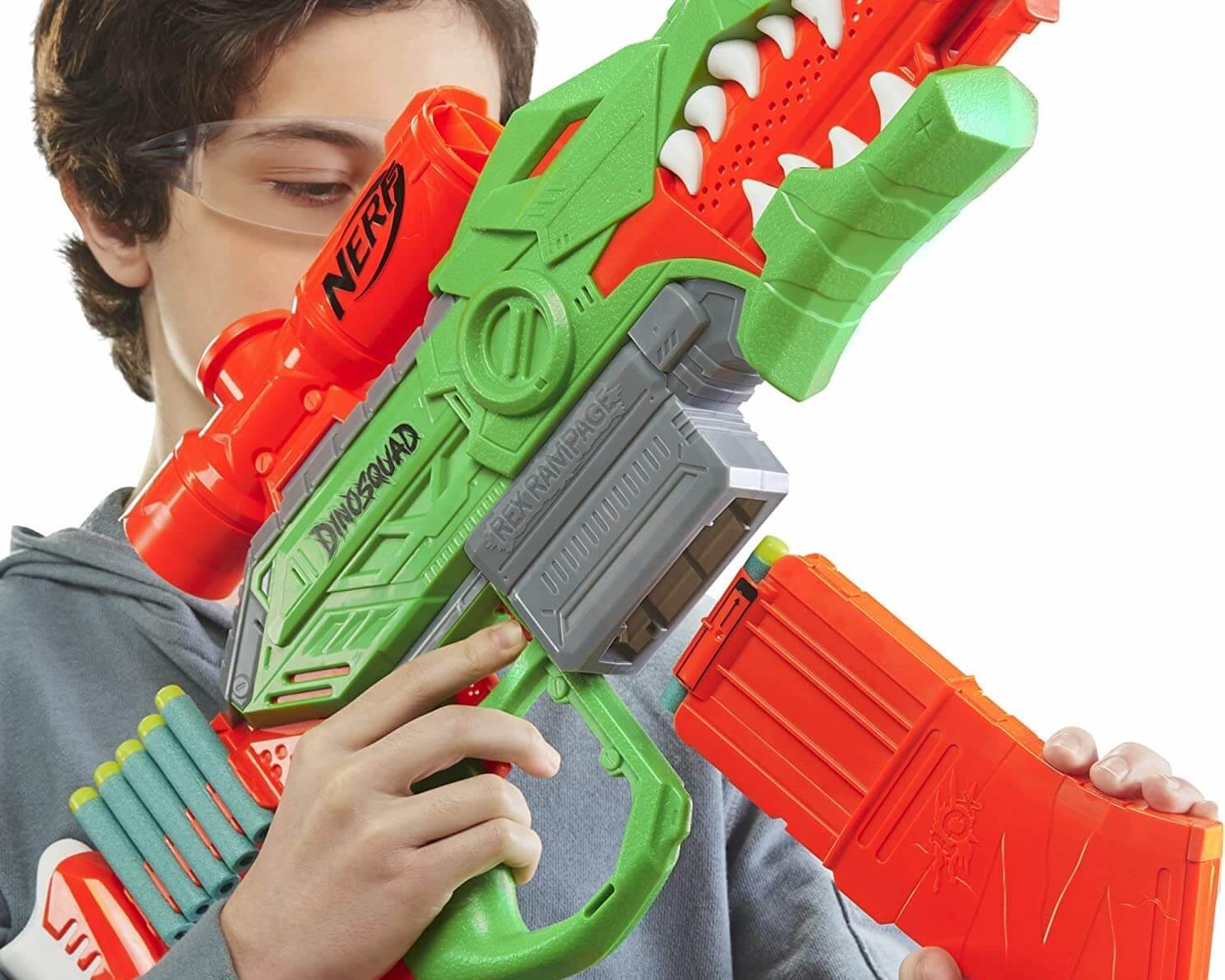 Nerf Roblox Zombie Attack Viper Strike ONE MINUTE REVIEW 